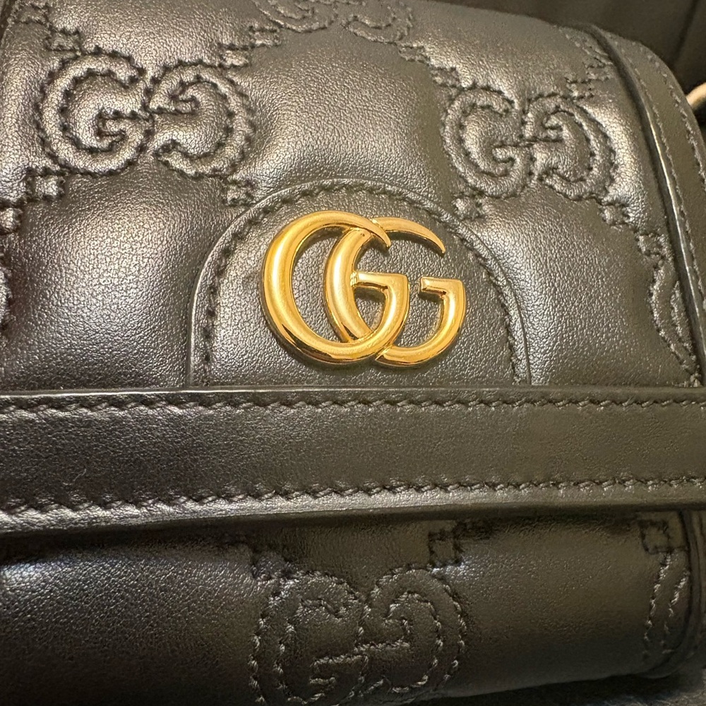 Gucci GG Matelassé Black Leather Wallet EUC - Picture 9 of 10